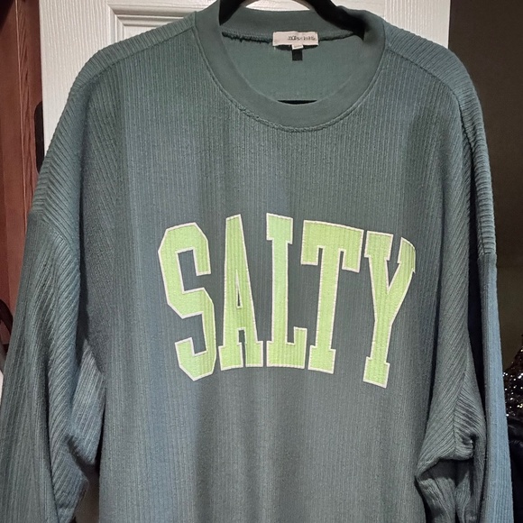 Salty Oversized Pullover - Picture 2 of 5